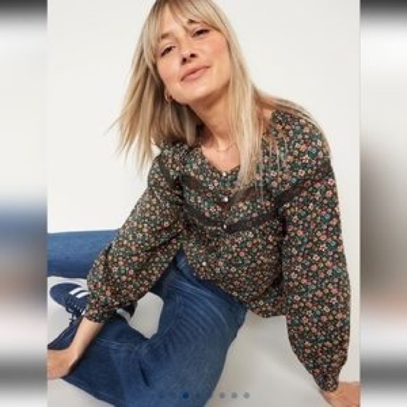 New old navy floral blouse woman’s - Picture 3 of 14